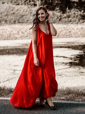 Raudona, ilga suknelė „Carmen”